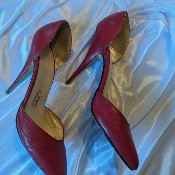 Heels - Picture 4 of 6